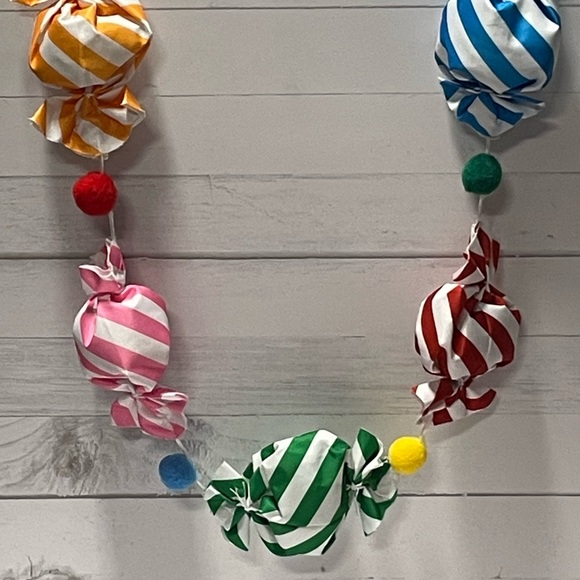 Candy Garland & Stocking Holder Bundle - Picture 2 of 12